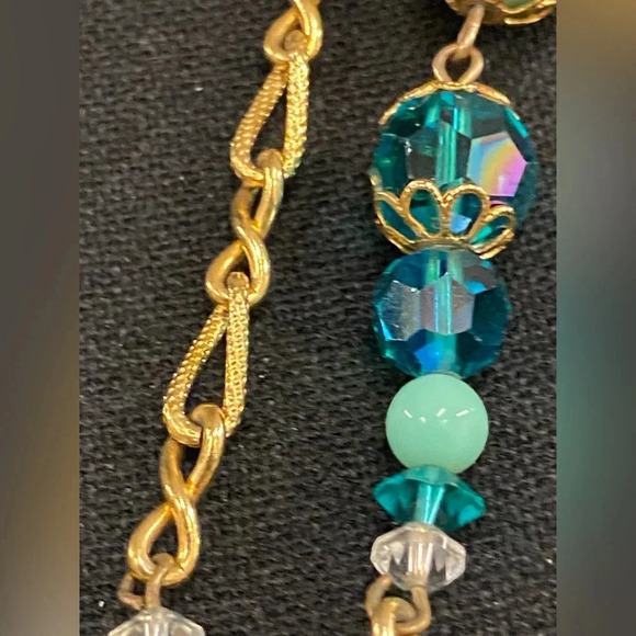 VINTAGE BEADED AND GOLD NECKLACE. - Picture 6 of 13